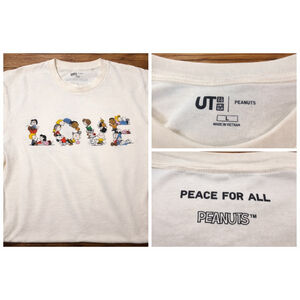 Uniqlo UT Peanuts Peace For All Snoopy Graphic Tee Size L